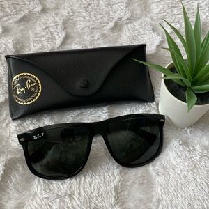 Ray-Ban RB4147 Black Polarized Oversized